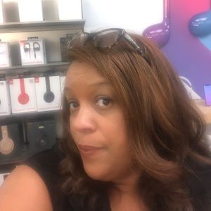 Meet your Posher, Pamela